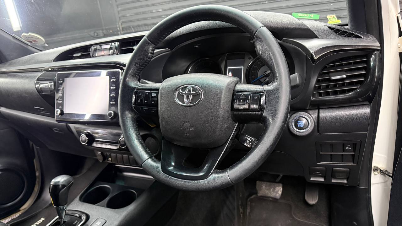 Toyota Hilux 2.8GD-6 Double Cab Legend Auto