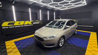 Ford Focus Sedan 1.0T Ambiente Auto