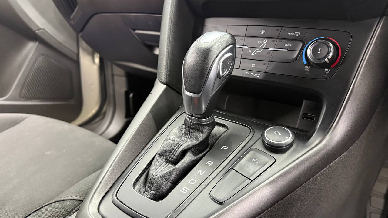 Ford Focus Sedan 1.0T Ambiente Auto