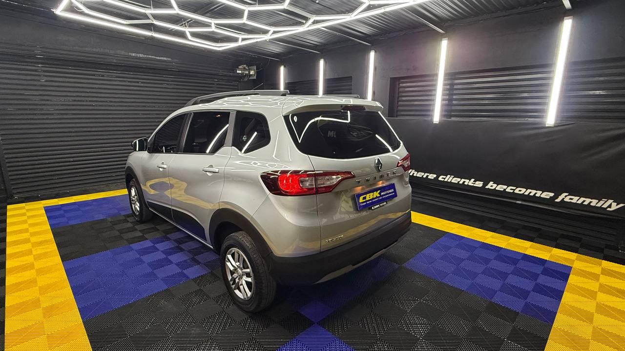 Renault Triber 1.0 Prestige