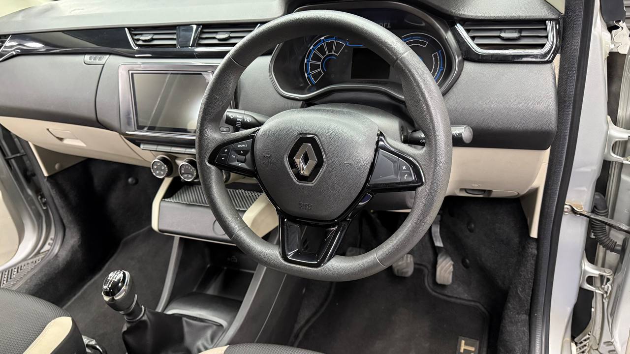 Renault Triber 1.0 Prestige