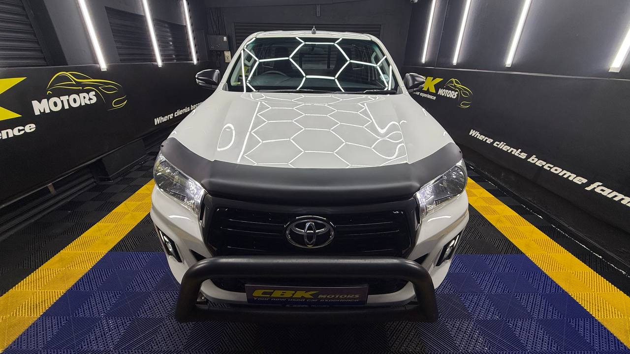 Toyota Hilux 2.4GD-6 4x4 SRX