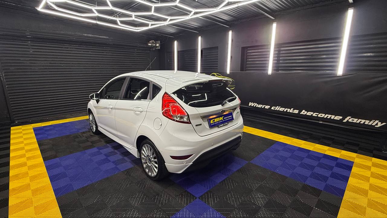 Ford Fiesta 5-Door 1.0T Titanium