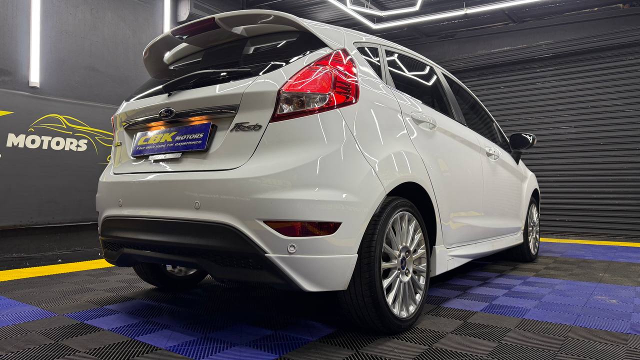 Ford Fiesta 5-Door 1.0T Titanium