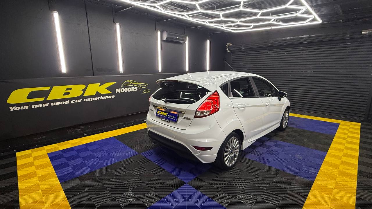 Ford Fiesta 5-Door 1.0T Titanium