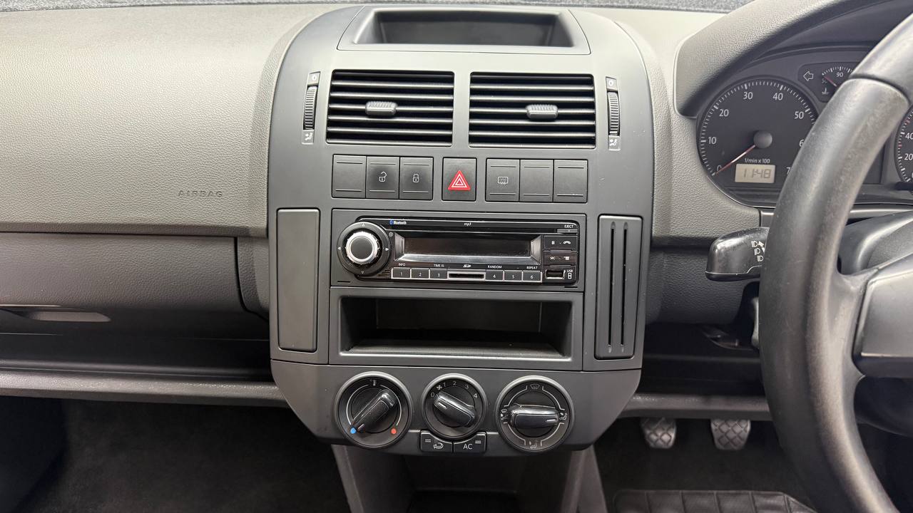 Volkswagen Polo Vivo HATCH 1.4 CONCEPTLINE