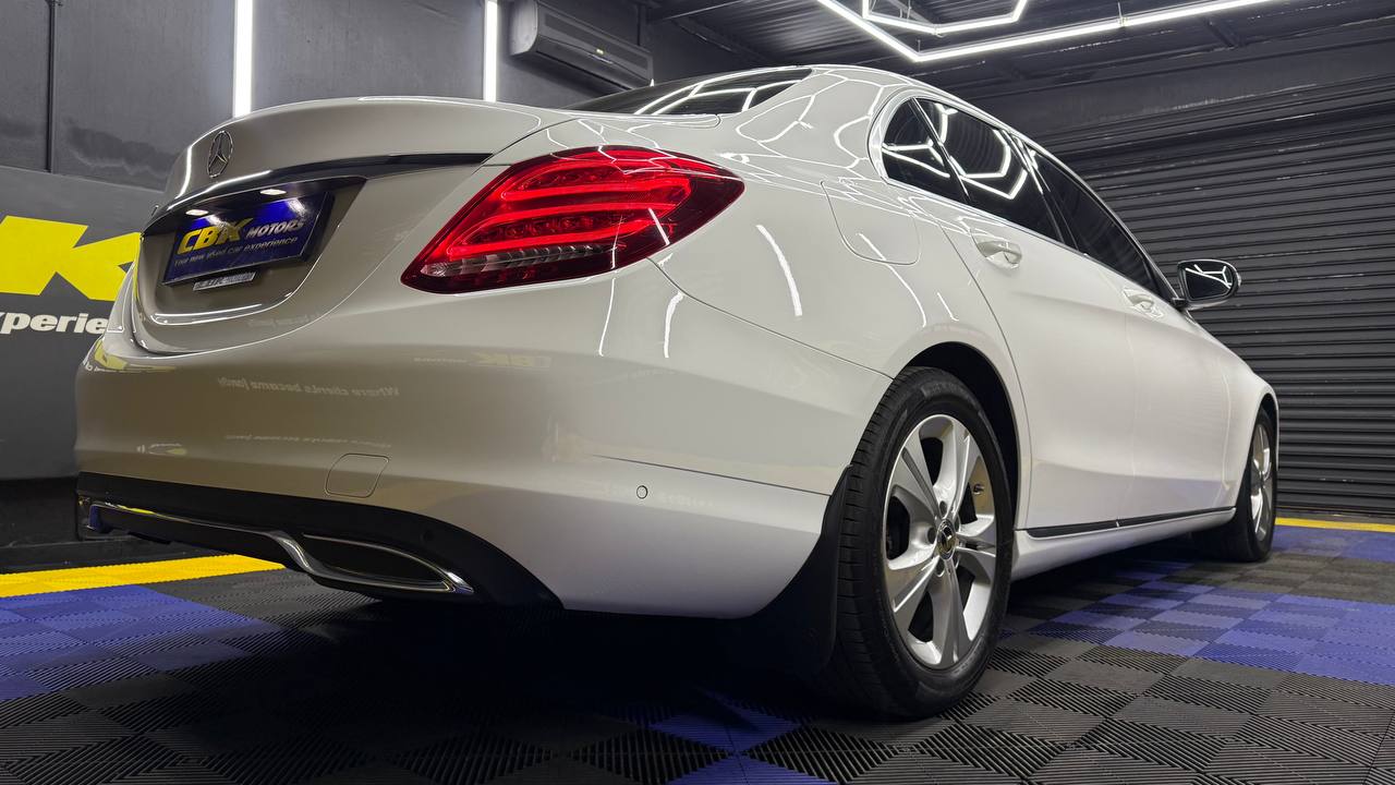 Mercedes-Benz C-Class C200 Avantgarde Auto