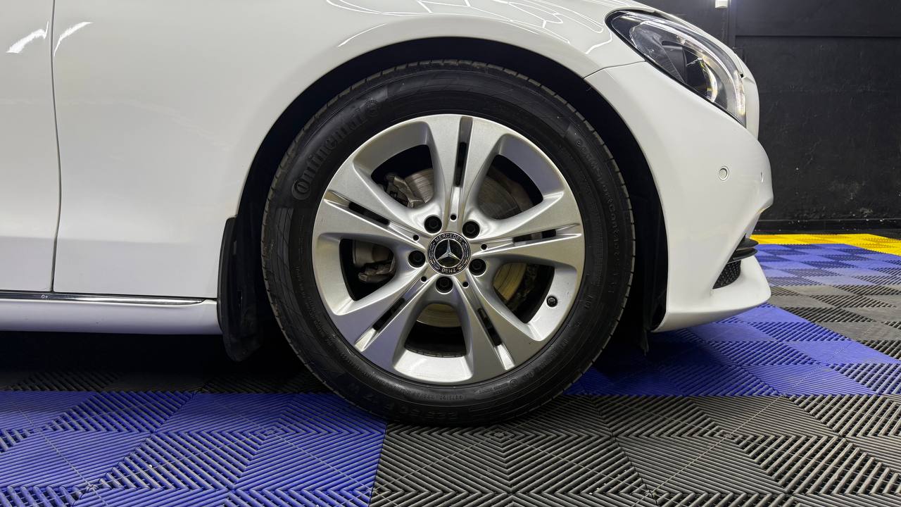 Mercedes-Benz C-Class C200 Avantgarde Auto