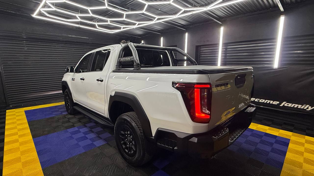 Toyota Hilux 2.8GD-6 Double Cab Raider 4x4