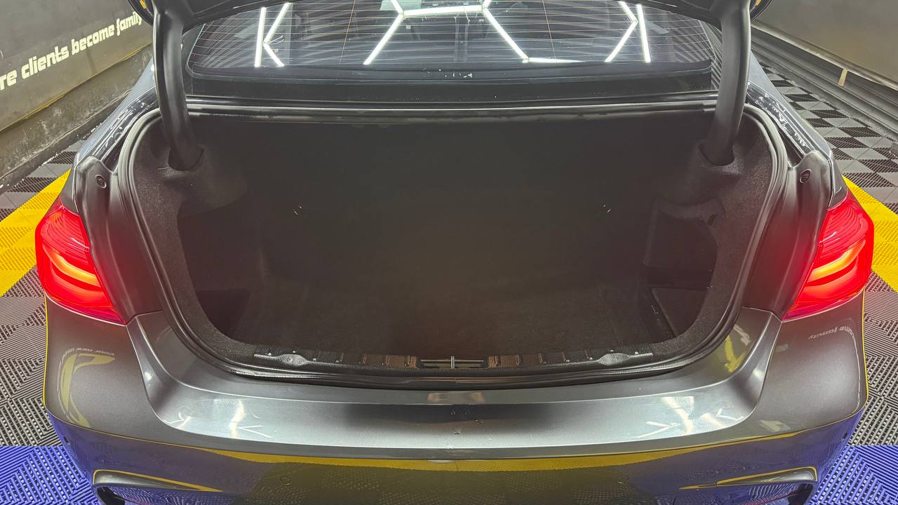 BMW - 3 Series - 320i M Sport Auto