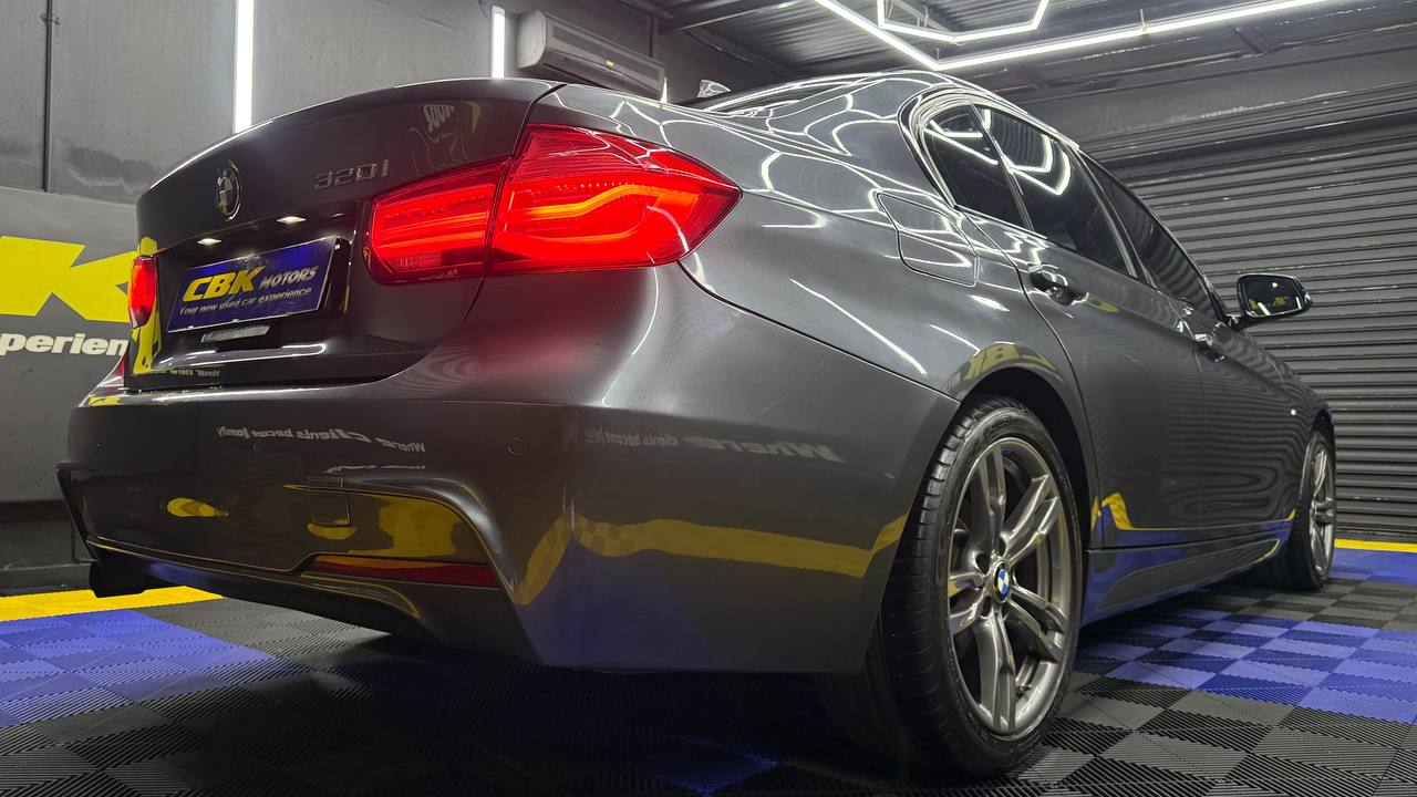 BMW - 3 Series - 320i M Sport Auto