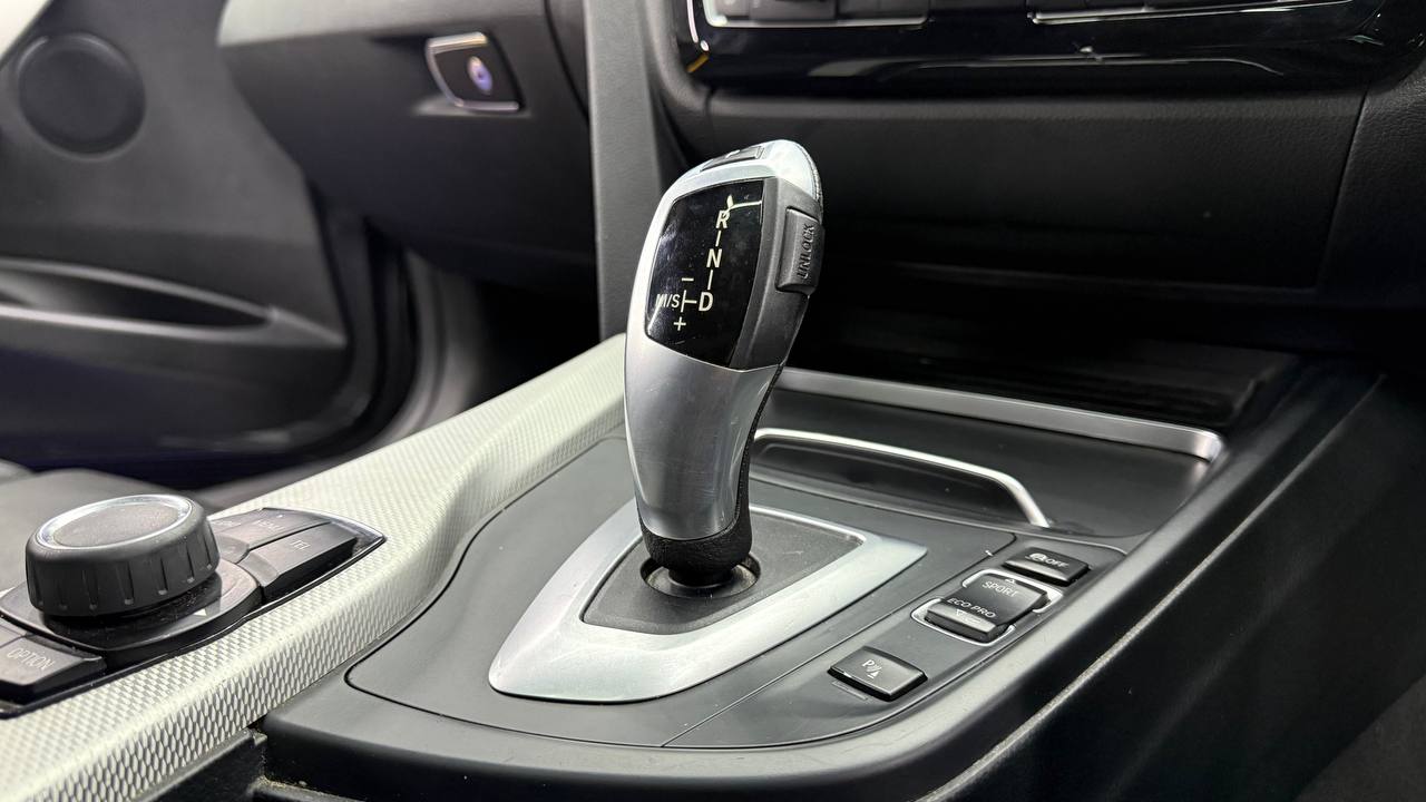 BMW - 3 Series - 320i M Sport Auto