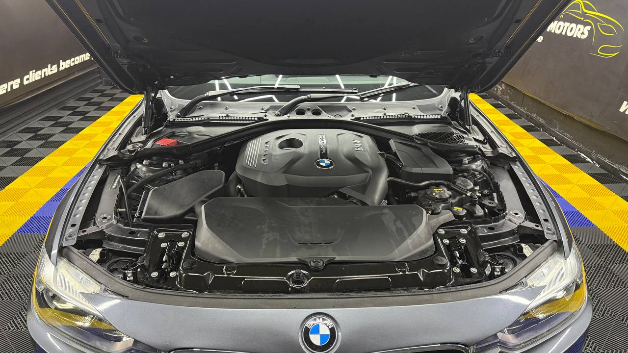 BMW - 3 Series - 320i M Sport Auto