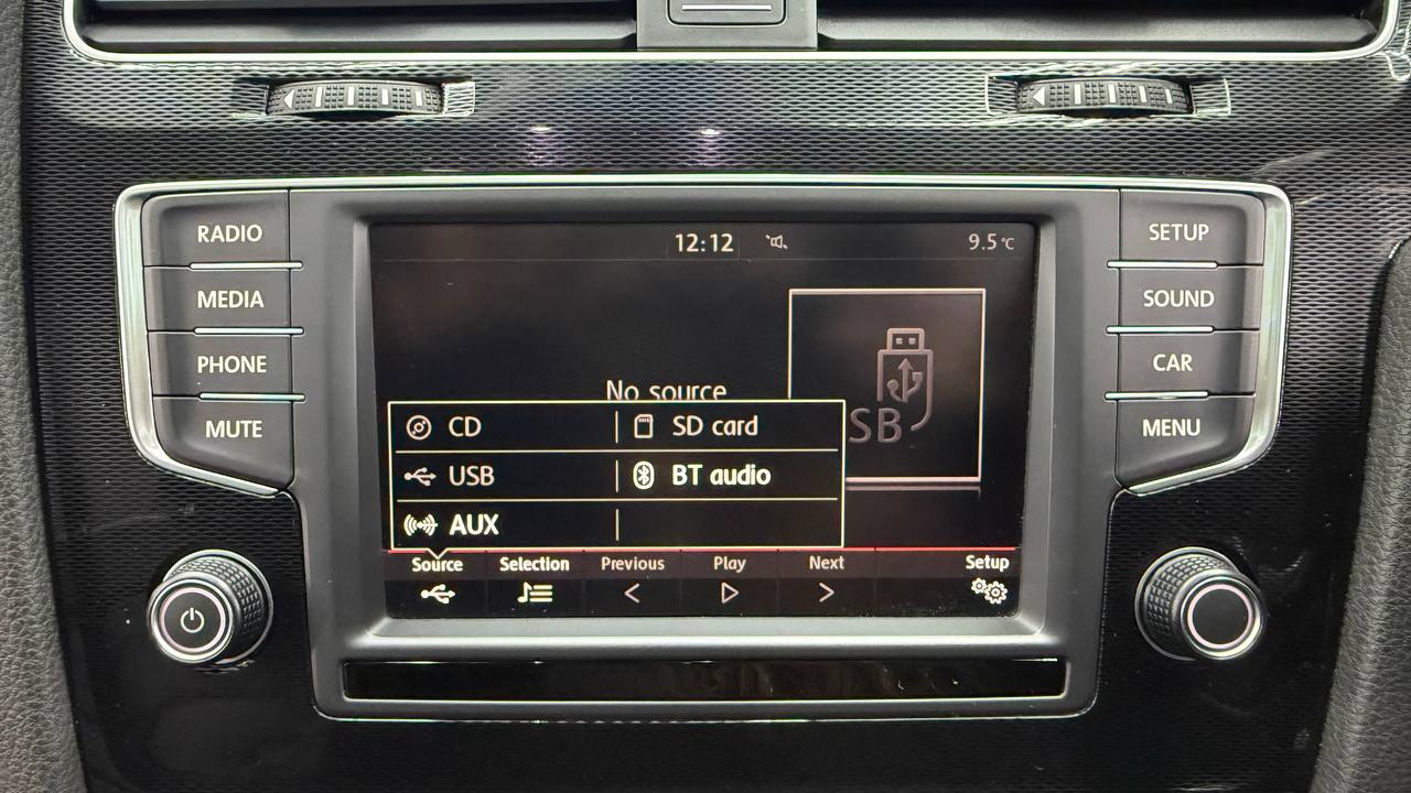 Volkswagen - Golf - GTI