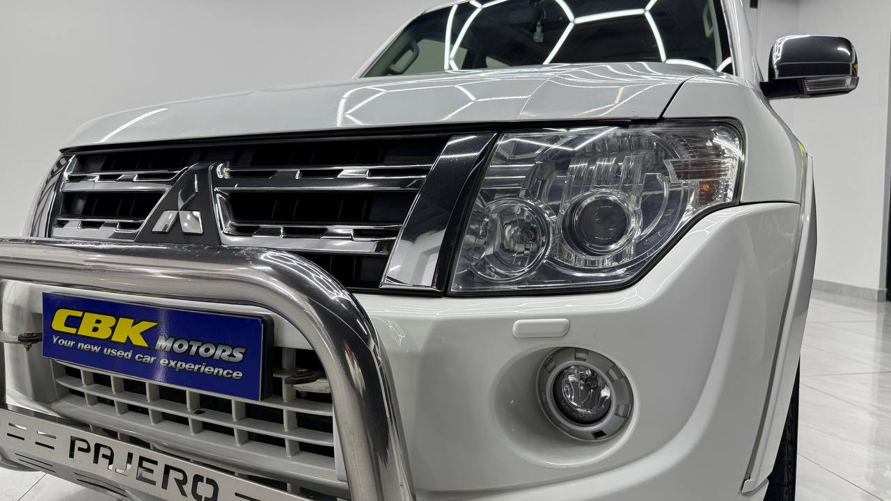 Mitsubishi - Pajero - 5-Door 3.2DI-D GLS