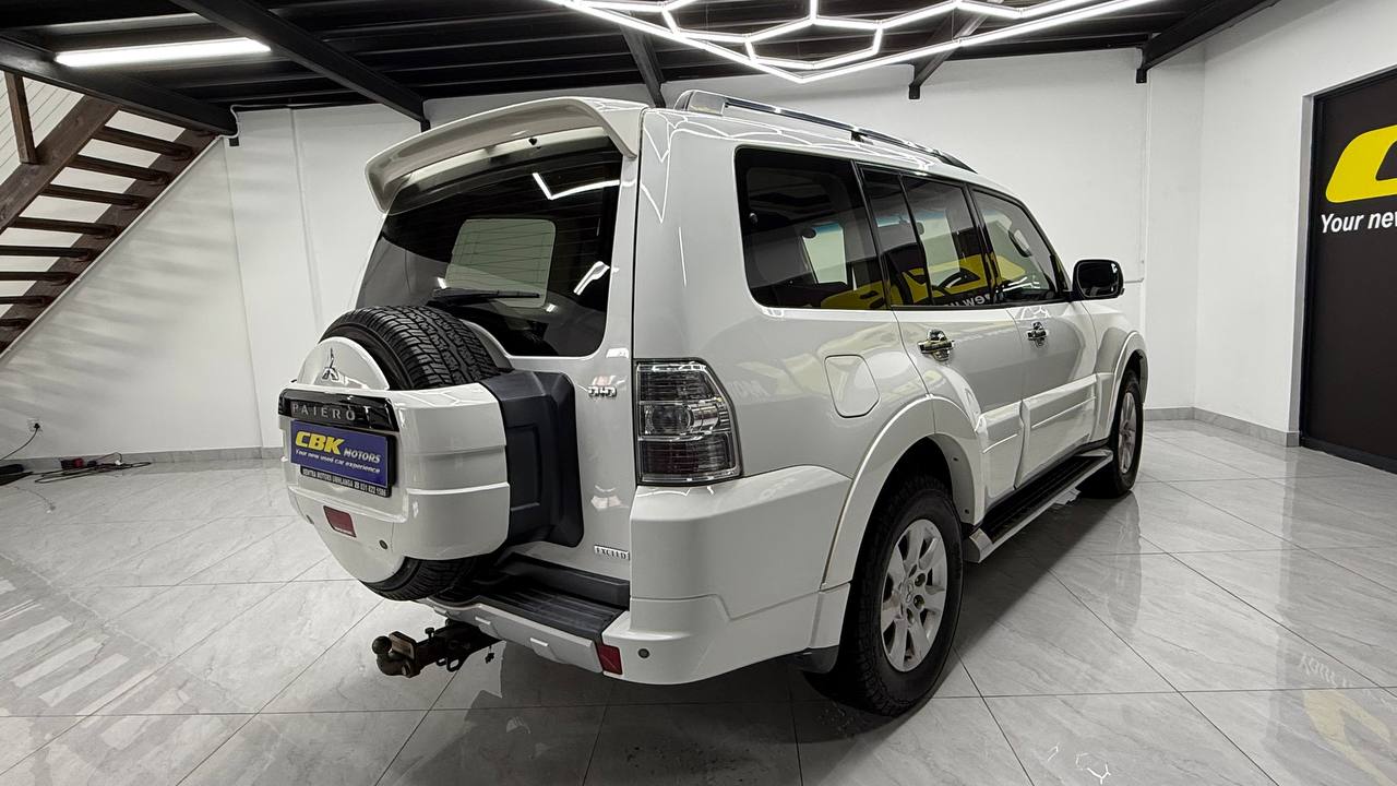 Mitsubishi - Pajero - 5-Door 3.2DI-D GLS
