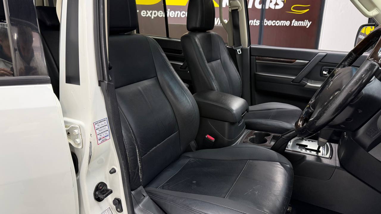 Mitsubishi - Pajero - 5-Door 3.2DI-D GLS