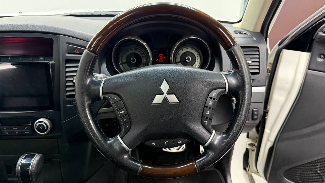 Mitsubishi - Pajero - 5-Door 3.2DI-D GLS