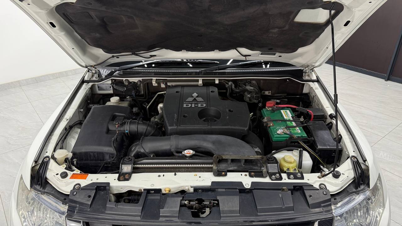 Mitsubishi - Pajero - 5-Door 3.2DI-D GLS