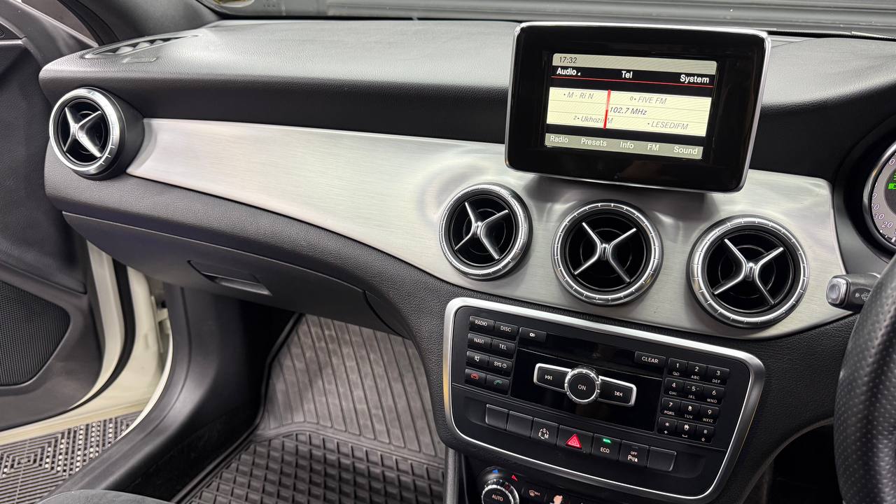 Mercedes-Benz - CLA - CLA200 AMG Line Auto