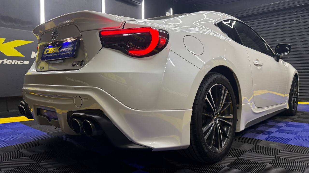 Toyota - 86 - 2.0 High
