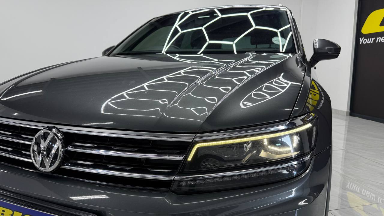 Volkswagen - Tiguan - 2.0TSI 4Motion Highline R-Line