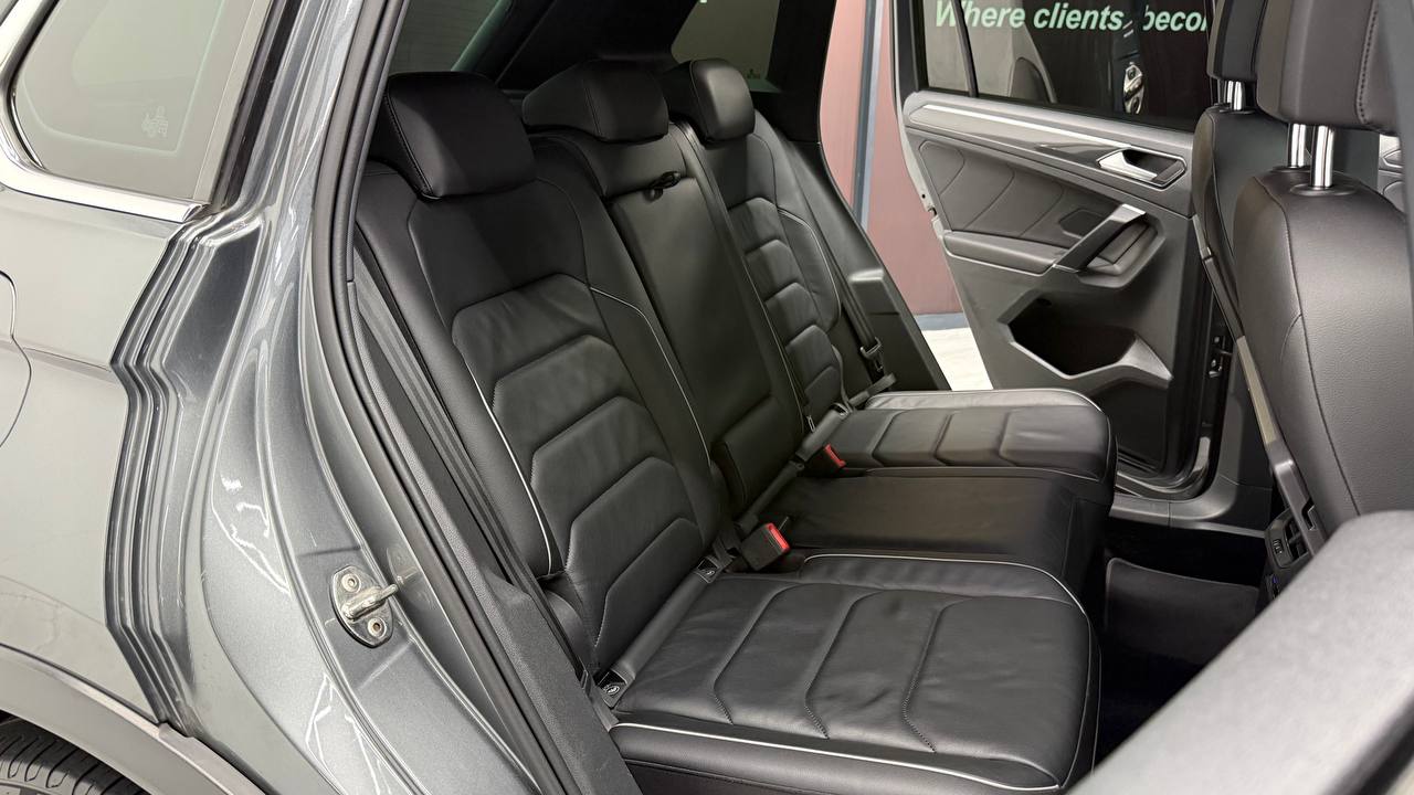 Volkswagen - Tiguan - 2.0TSI 4Motion Highline R-Line