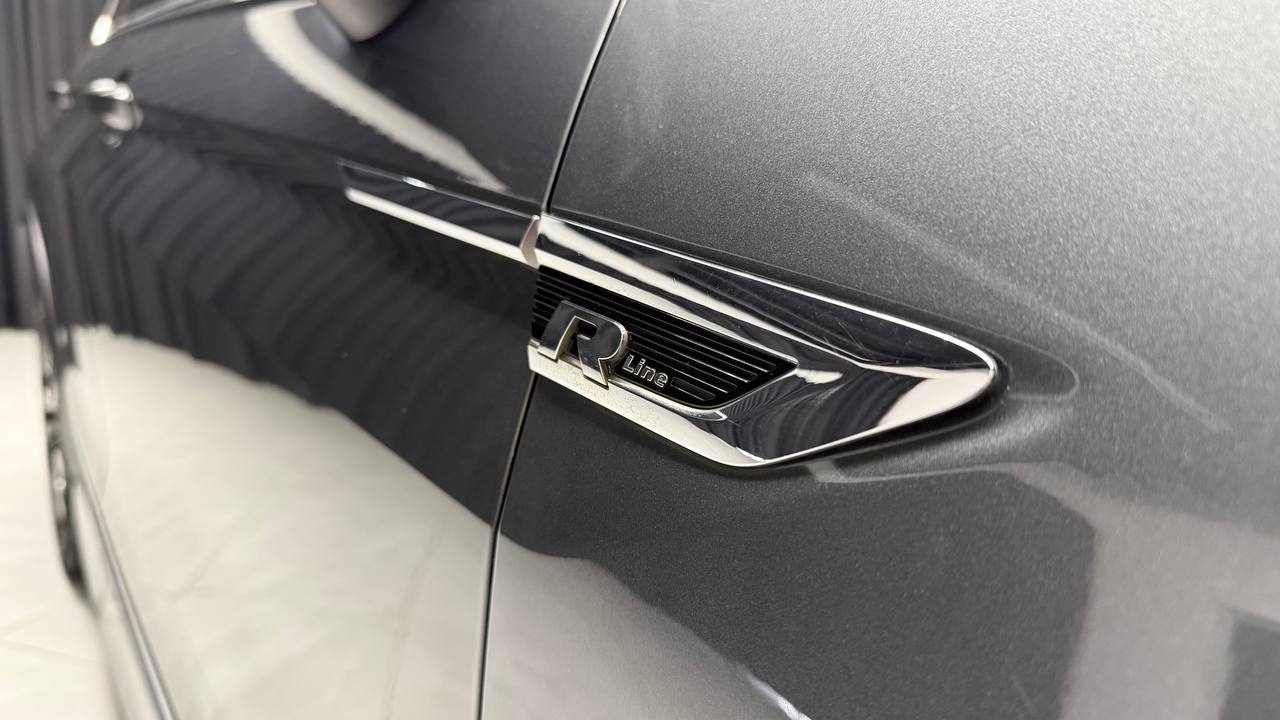 Volkswagen - Tiguan - 2.0TSI 4Motion Highline R-Line