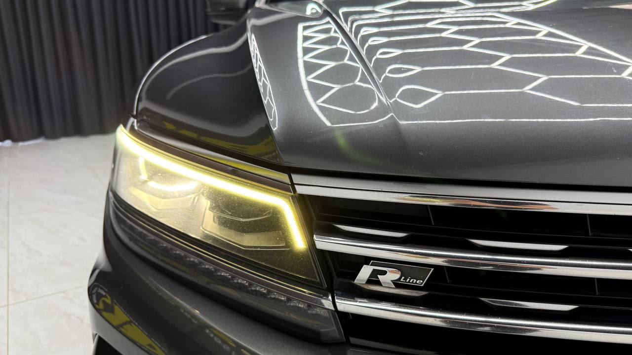 Volkswagen - Tiguan - 2.0TSI 4Motion Highline R-Line
