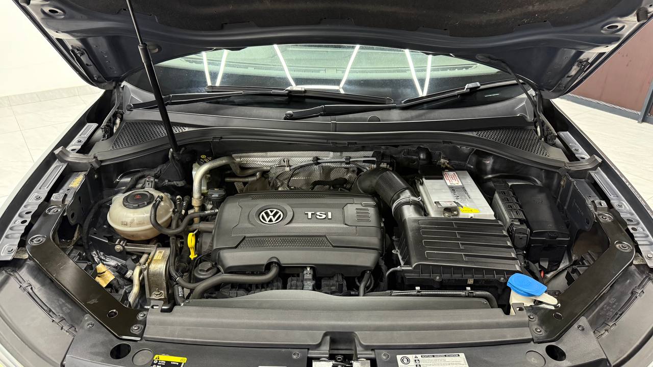 Volkswagen - Tiguan - 2.0TSI 4Motion Highline R-Line