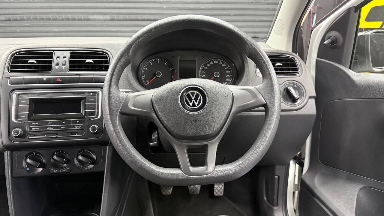 Volkswagen - Polo Vivo - Hatch 1.4 Trendline