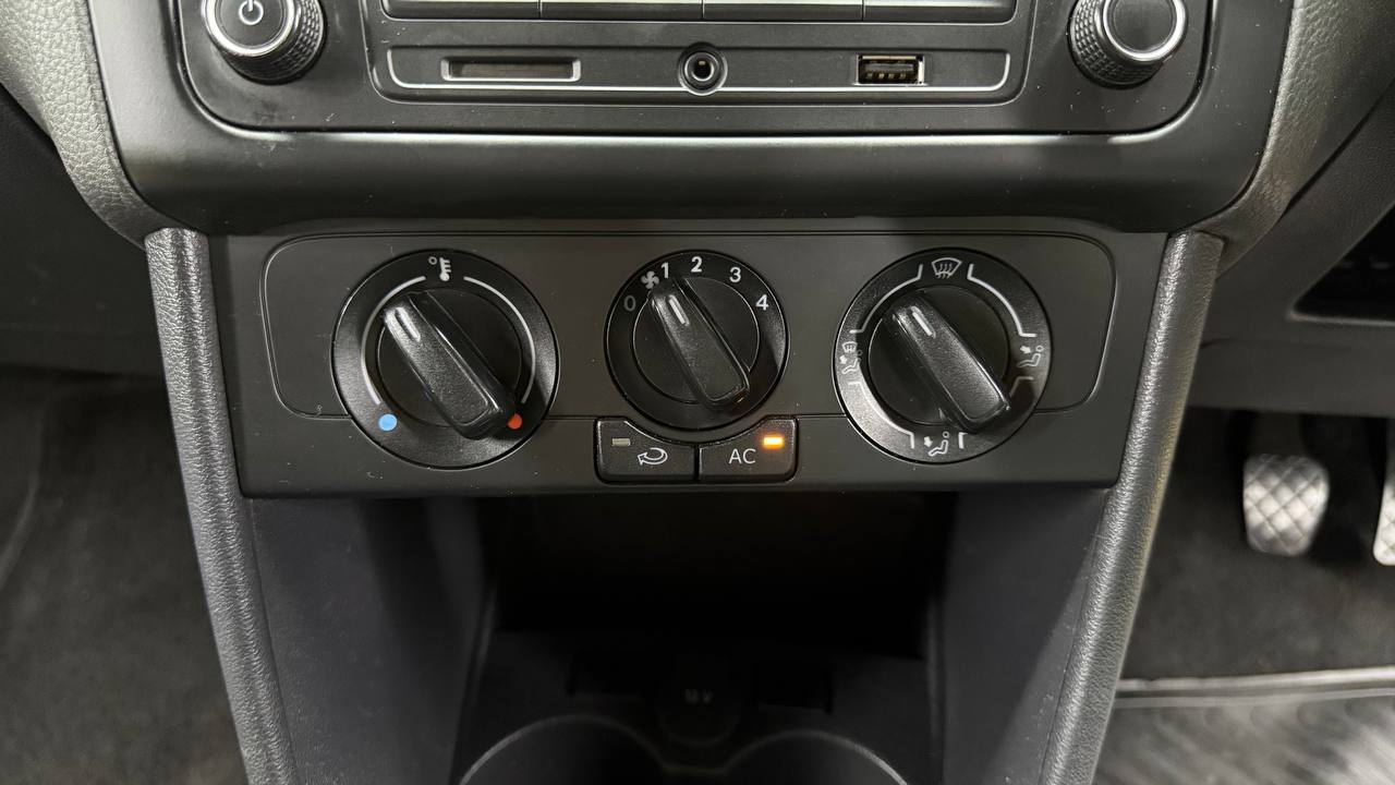 Volkswagen - Polo Vivo - Hatch 1.4 Trendline