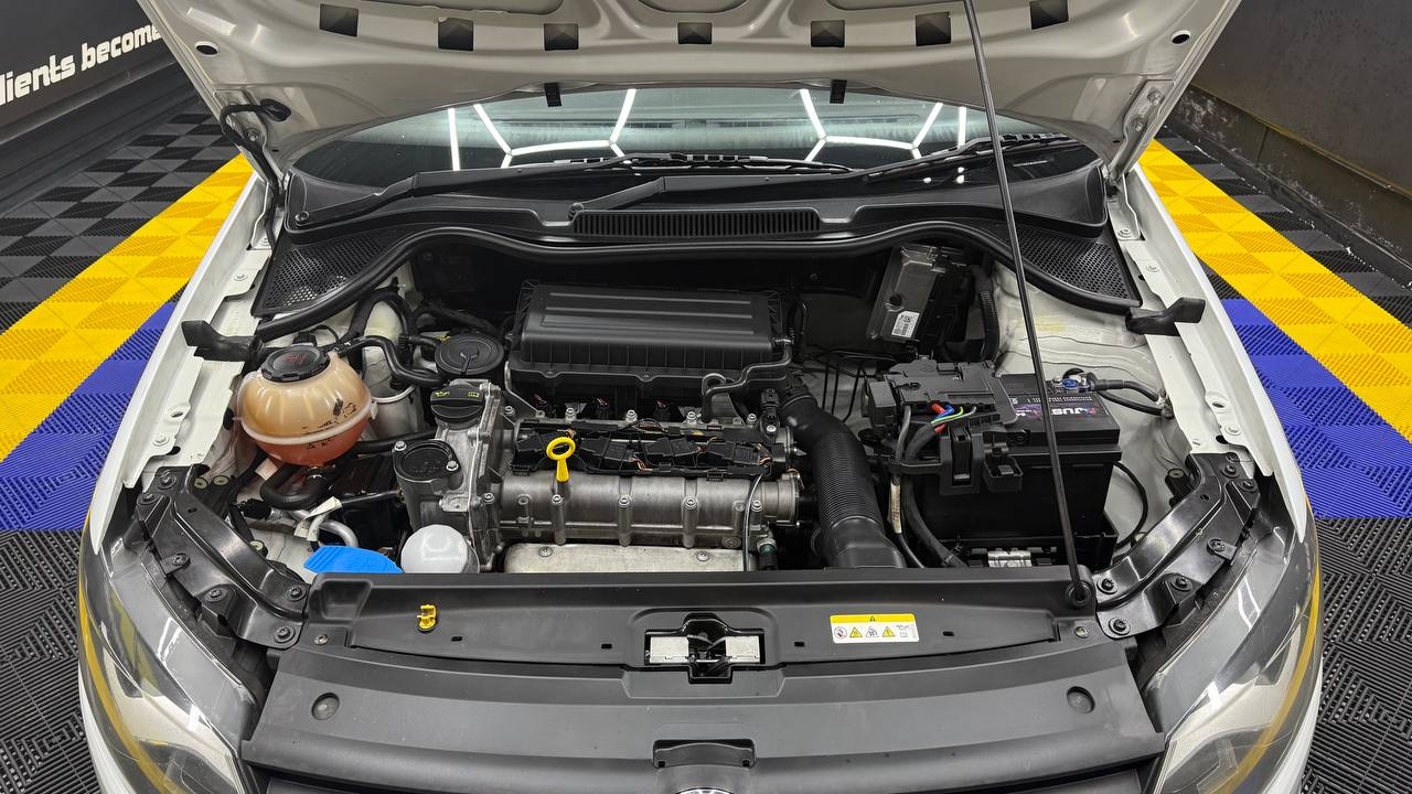 Volkswagen - Polo Vivo - Hatch 1.4 Trendline