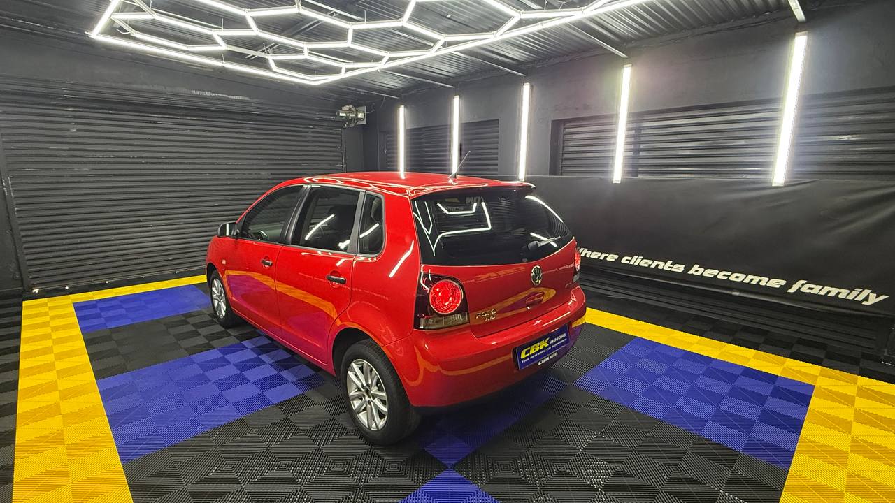 Volkswagen - Polo Vivo - 5-Door 1.4 Blueline