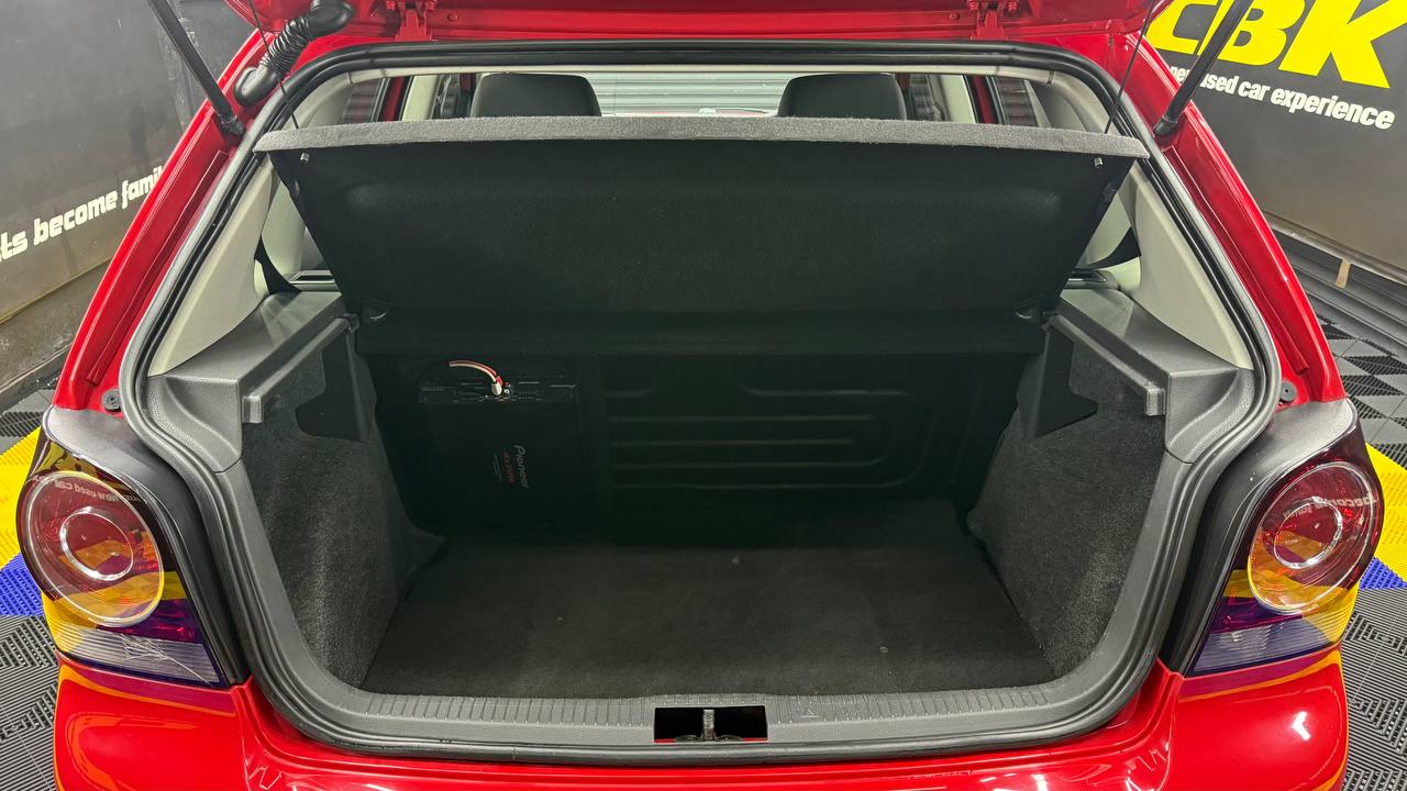 Volkswagen - Polo Vivo - 5-Door 1.4 Blueline