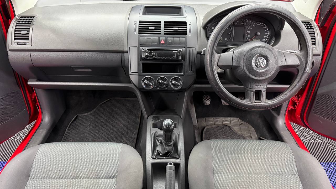 Volkswagen - Polo Vivo - 5-Door 1.4 Blueline