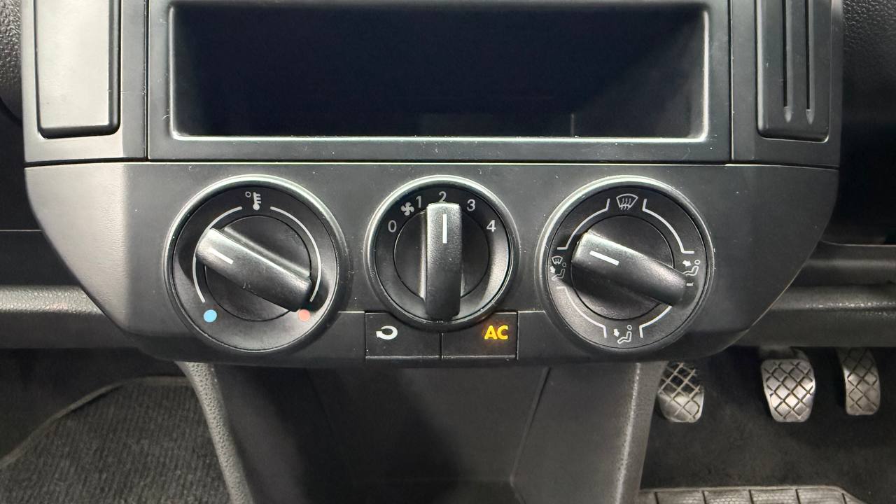 Volkswagen - Polo Vivo - 5-Door 1.4 Blueline
