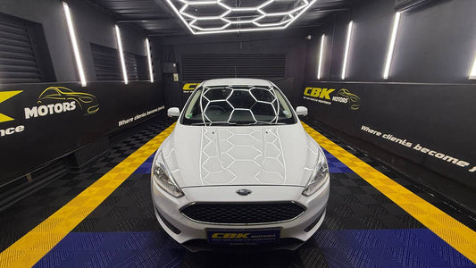 Ford - Focus - Sedan 1.0T Ambiente
