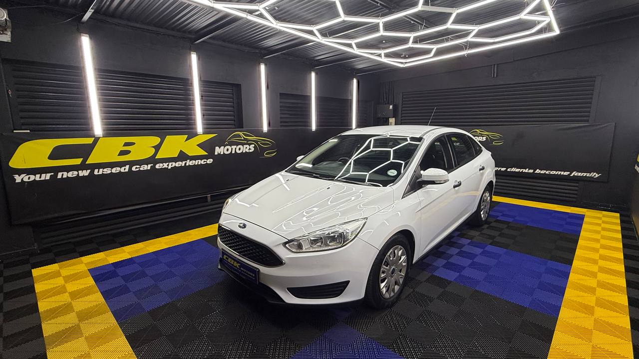 Ford - Focus - Sedan 1.0T Ambiente