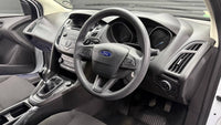 Ford - Focus - Sedan 1.0T Ambiente