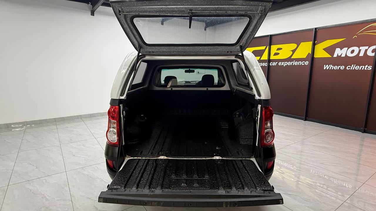 Nissan - NP200 - 1.6i (Aircon) Safety Pack