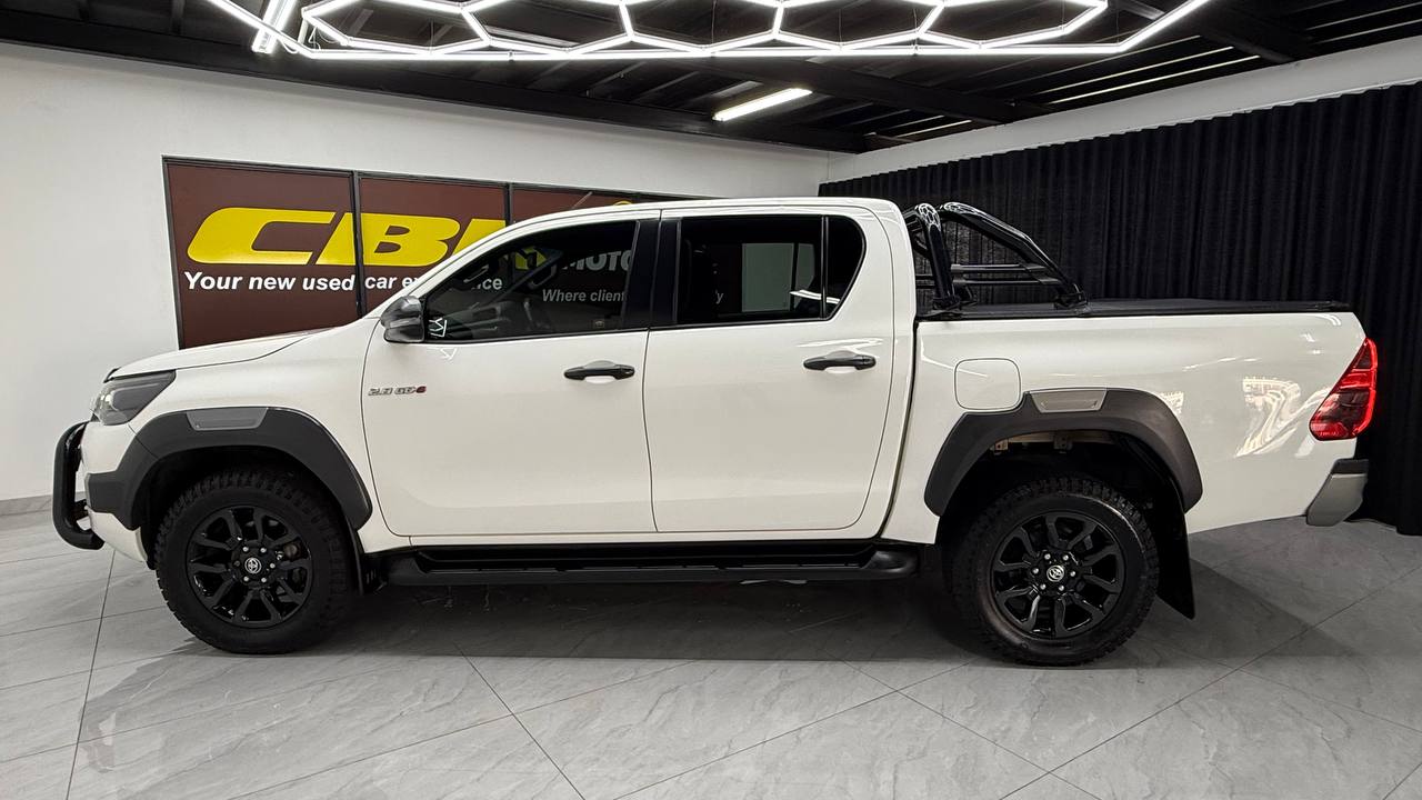 Toyota - Hilux - 2.8GD-6 Double Cab Legend Auto