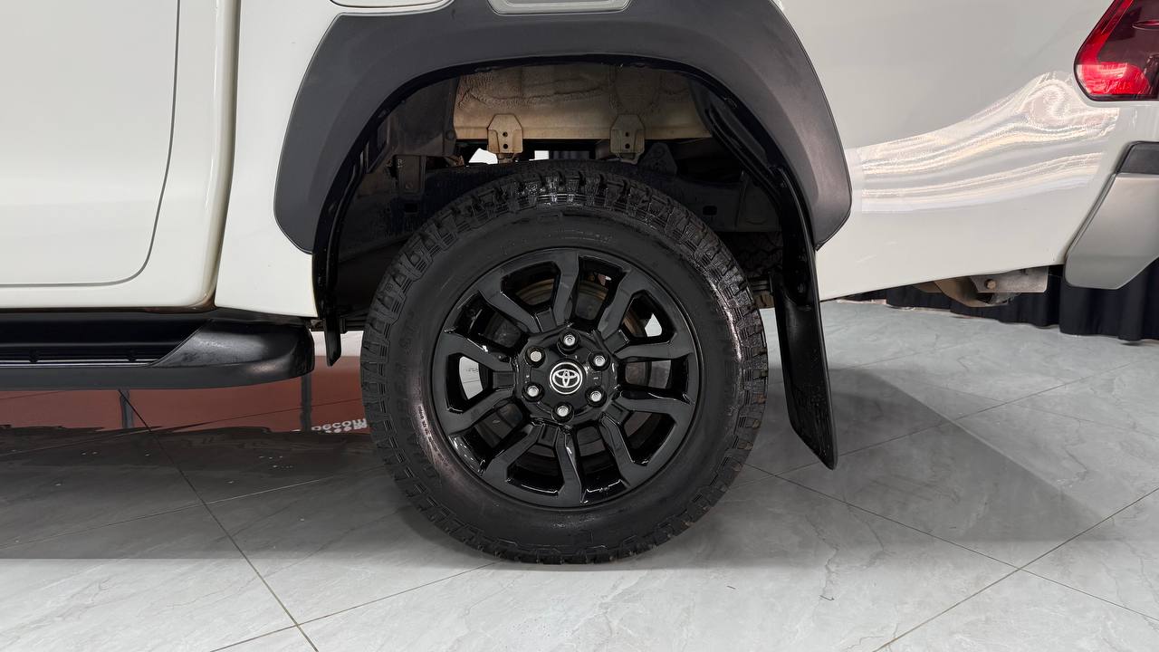 Toyota - Hilux - 2.8GD-6 Double Cab Legend Auto