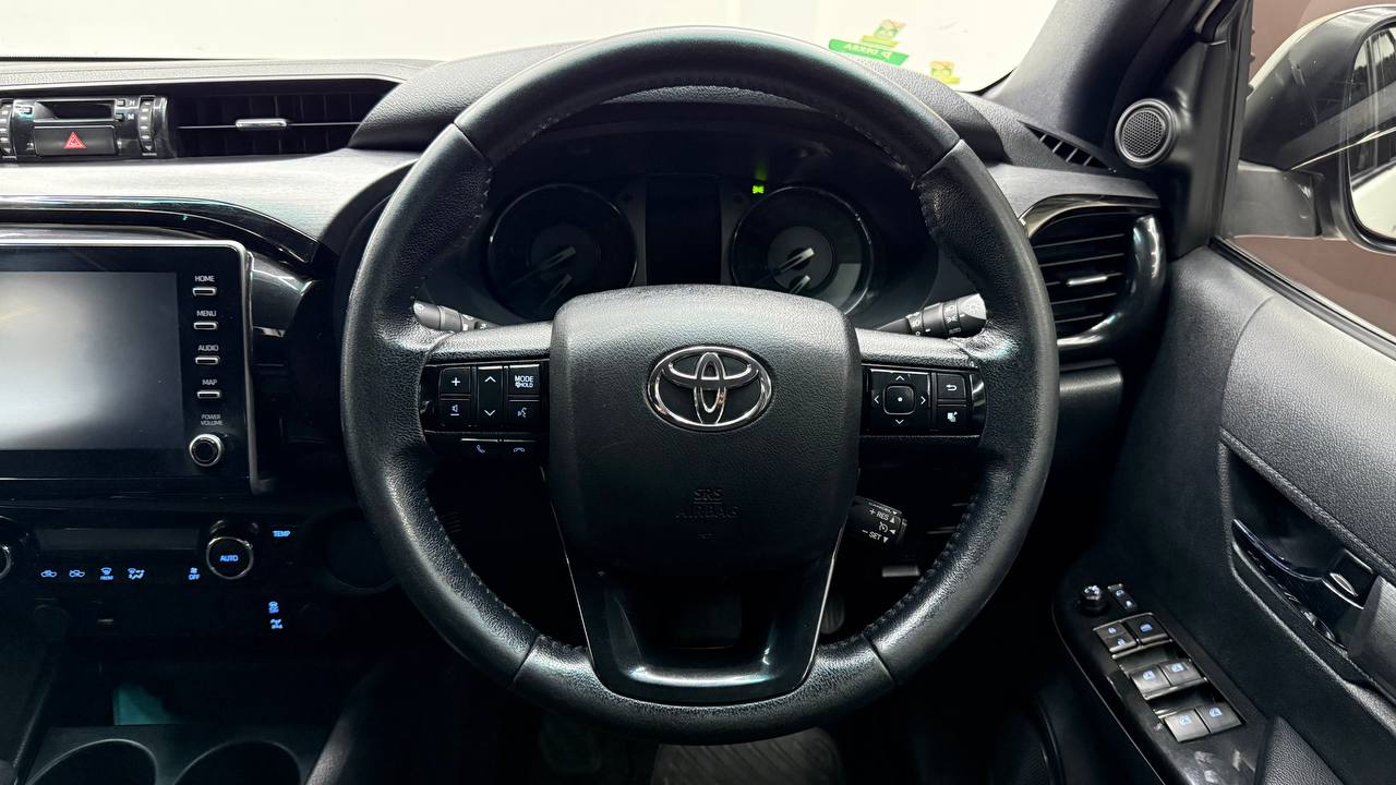 Toyota - Hilux - 2.8GD-6 Double Cab Legend Auto