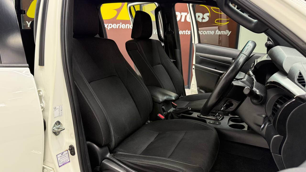 Toyota - Hilux - 2.8GD-6 Double Cab Legend Auto