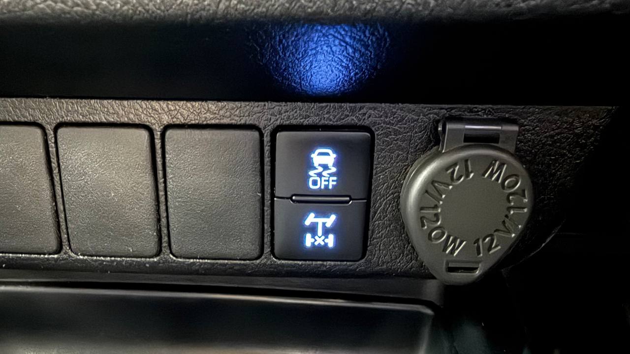Toyota - Hilux - 2.8GD-6 Double Cab Legend Auto