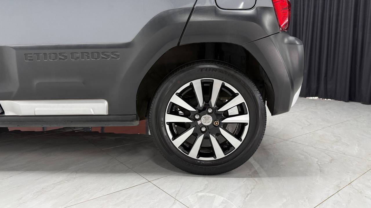 Toyota - Etios - Cross 1.5 Xs