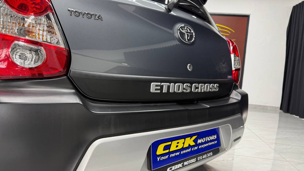 Toyota - Etios - Cross 1.5 Xs