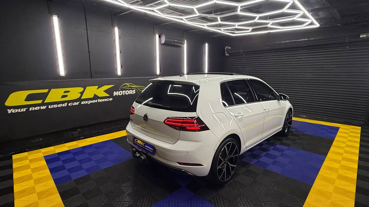 Volkswagen - Golf - 1.4TSI Comfortline
