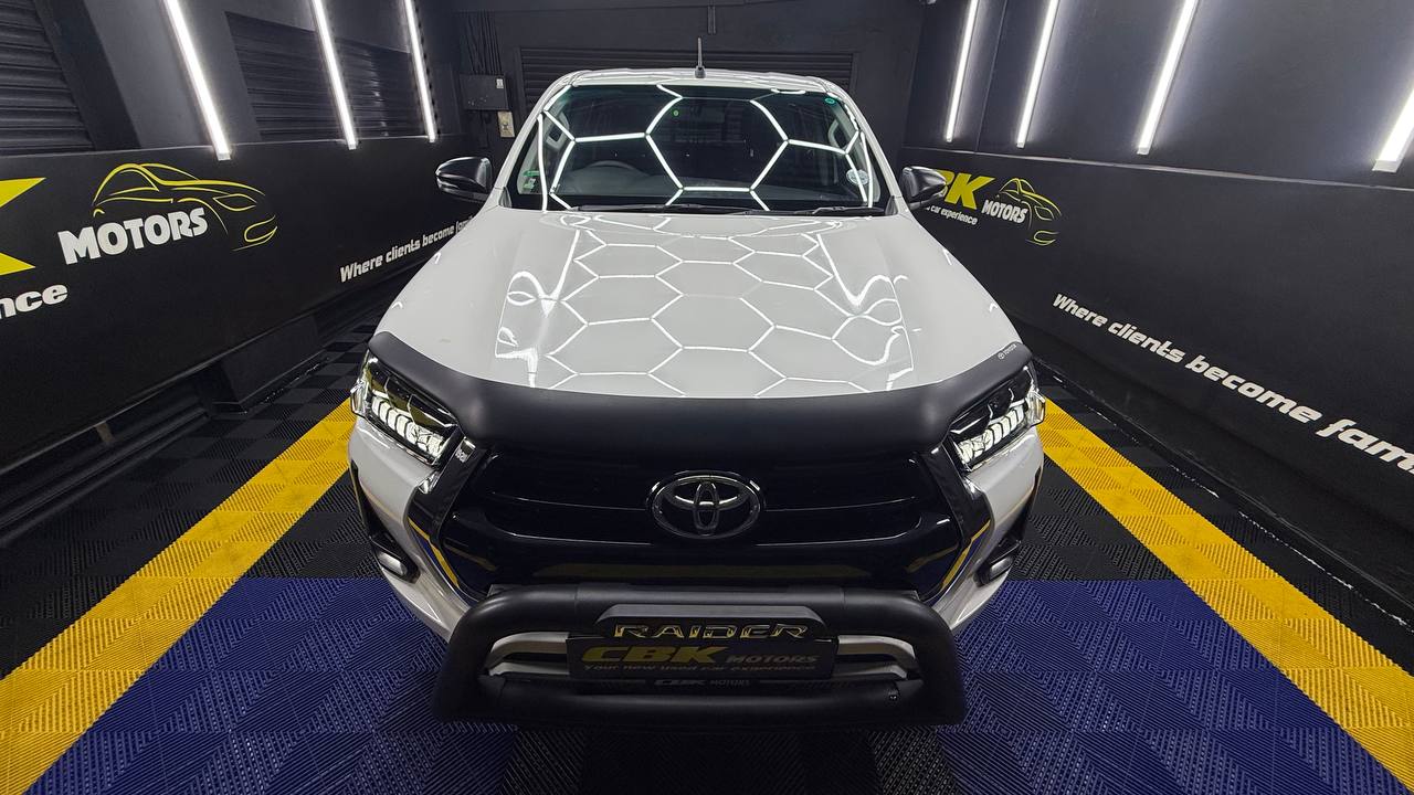 Toyota - Hilux - 2.4GD-6 Double Cab Raider Auto